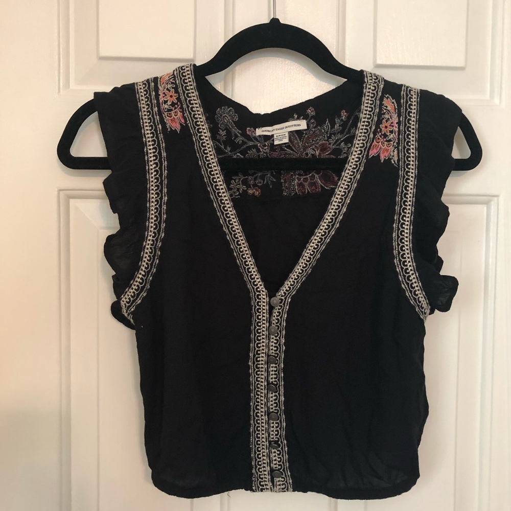 American eagle embroidered crop top